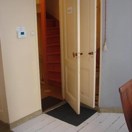 Downtown Guestroom *