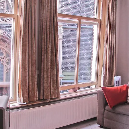 ゲストハウス Downtown Guestroom
